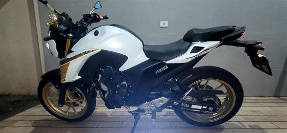 YAMAHA FZ25 FAZER CONNECTED ABS 